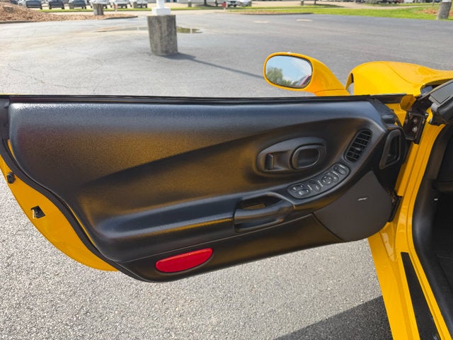 2001 Chevrolet Corvette Base