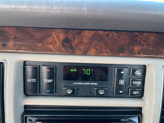 1993 Cadillac Fleetwood Base