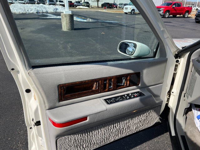 1993 Cadillac Fleetwood Base