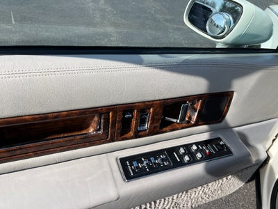 1993 Cadillac Fleetwood Base