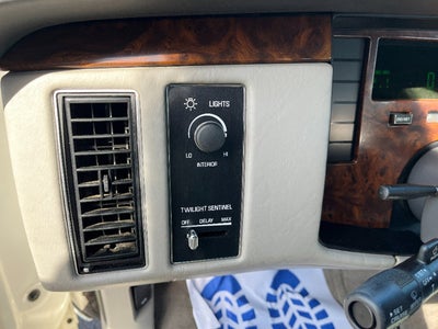 1993 Cadillac Fleetwood Base