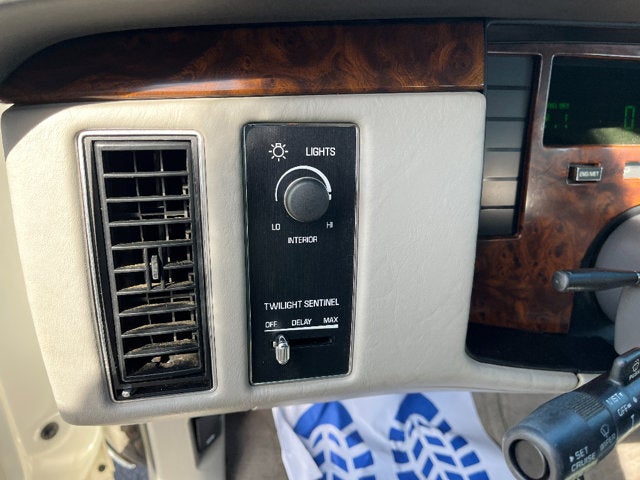 1993 Cadillac Fleetwood Base