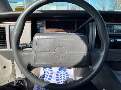 1993 Cadillac Fleetwood Base