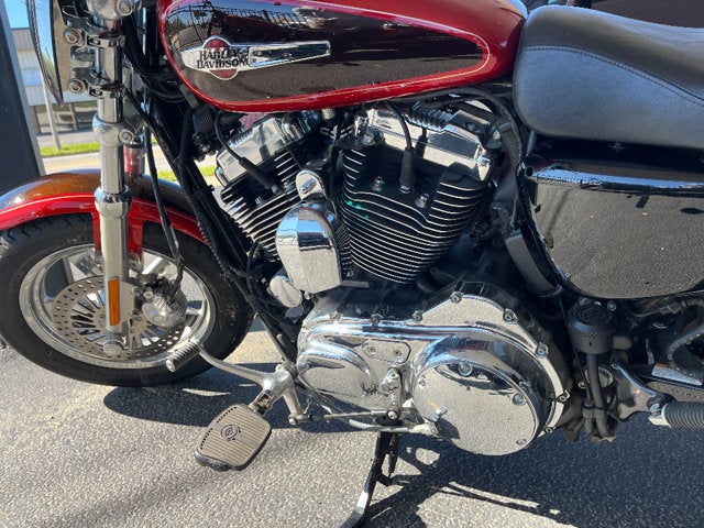 2013 Harley-Davidson XL1200C Base