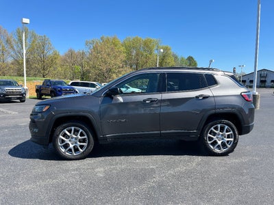 2022 Jeep Compass Latitude Lux