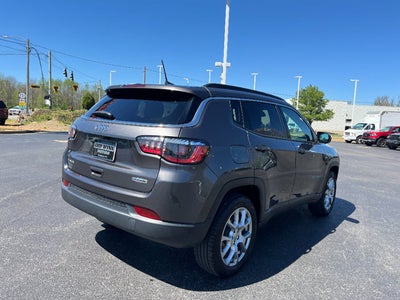 2022 Jeep Compass Latitude Lux
