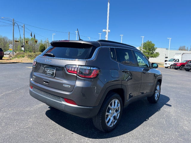 2022 Jeep Compass Latitude Lux
