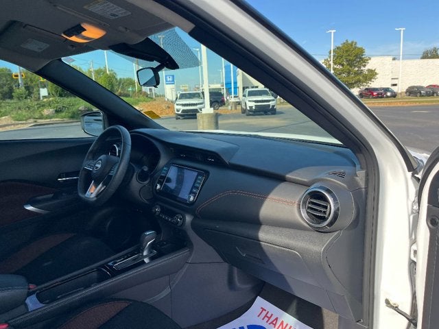 2023 Nissan Kicks SR