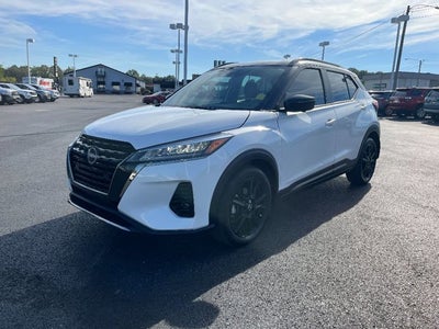 2023 Nissan Kicks SR