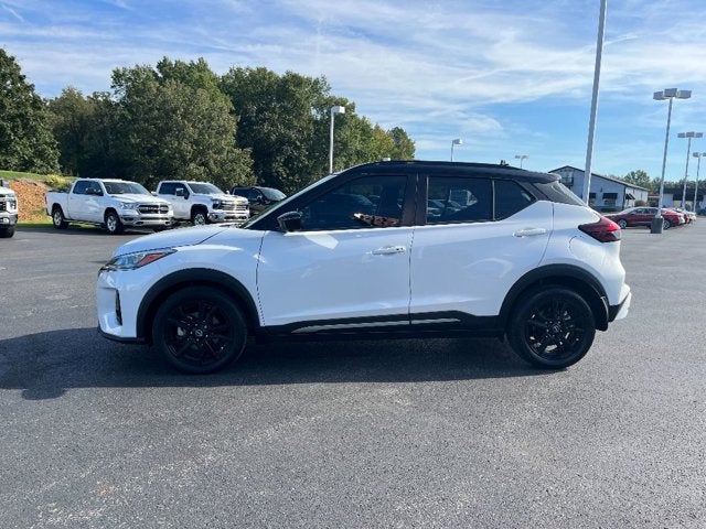 2023 Nissan Kicks SR