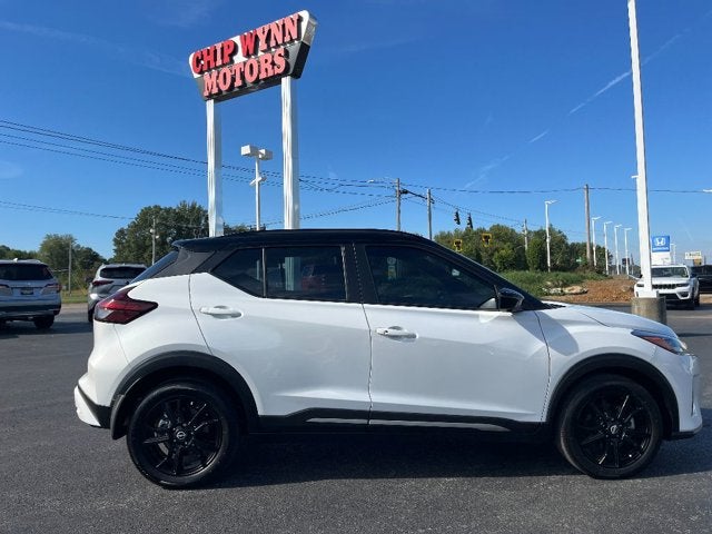 2023 Nissan Kicks SR