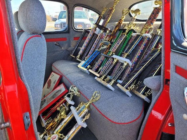 1946 Ford SEDAN 4 DOOR