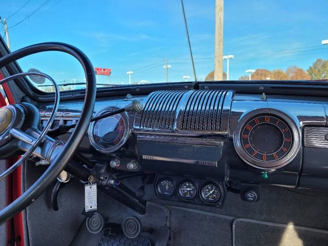 1946 Ford SEDAN 4 DOOR