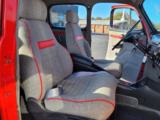 1946 Ford SEDAN 4 DOOR