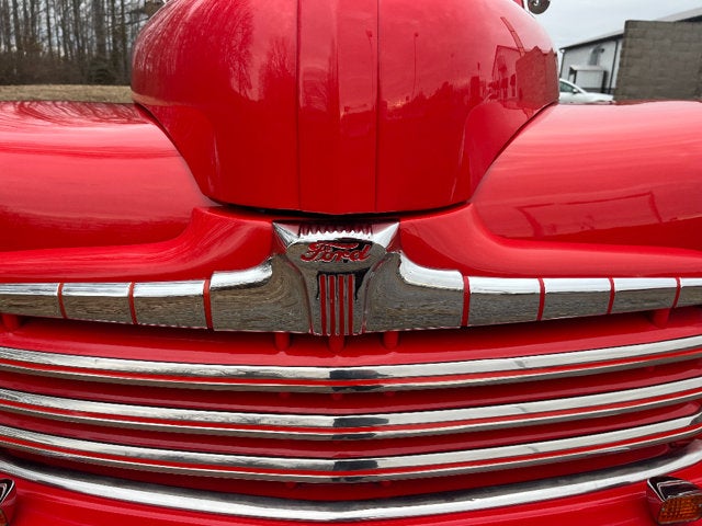 1946 Ford SEDAN 4 DOOR