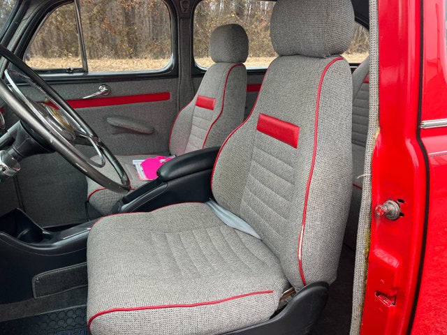 1946 Ford SEDAN 4 DOOR