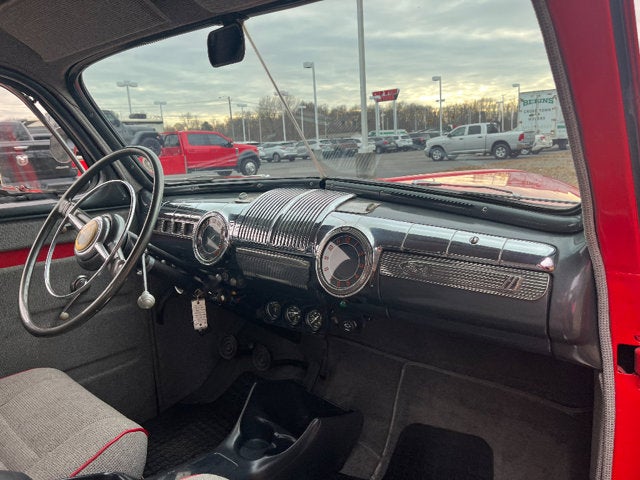 1946 Ford SEDAN 4 DOOR