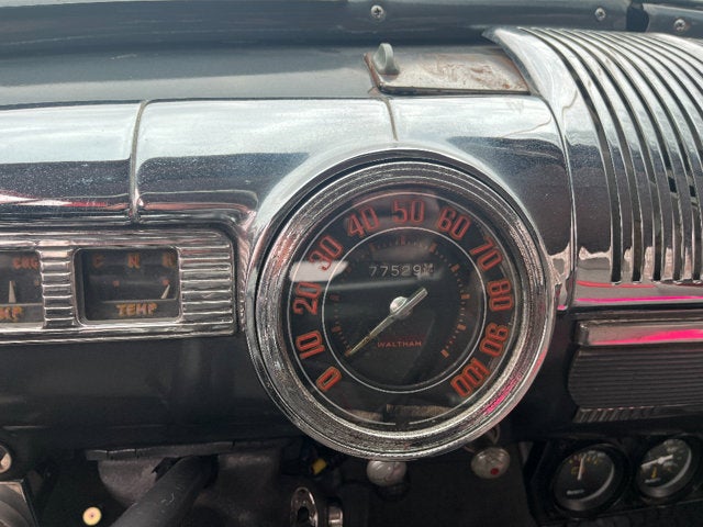 1946 Ford SEDAN 4 DOOR