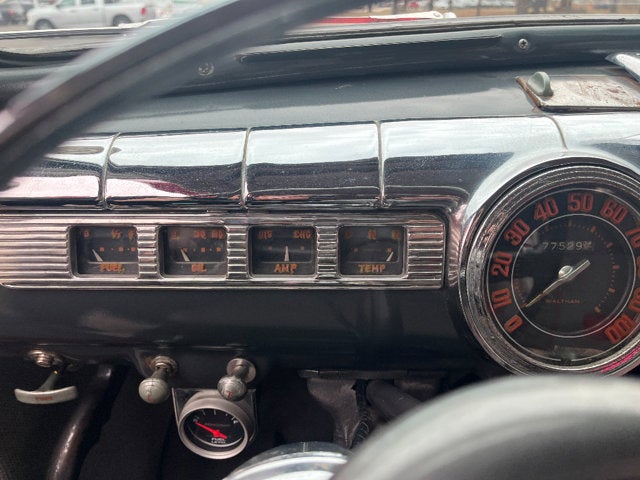 1946 Ford SEDAN 4 DOOR