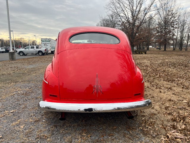 1946 Ford SEDAN 4 DOOR